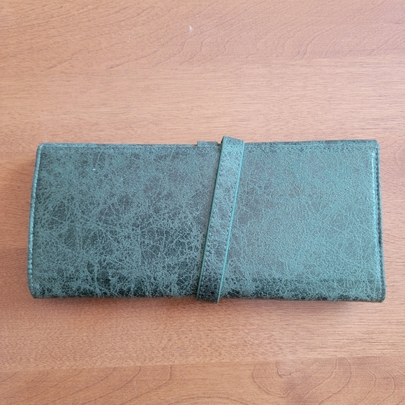 NWT Matt & Nat wallet - Picture 2 of 6